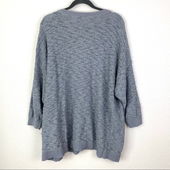 Torrid Gray 3/4 Sleeve V-neck Sweater Size 4 - Picture 2 of 8